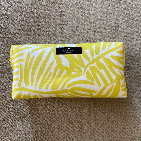 kate spade Handbags - Kate Spade Cosmetic Bag